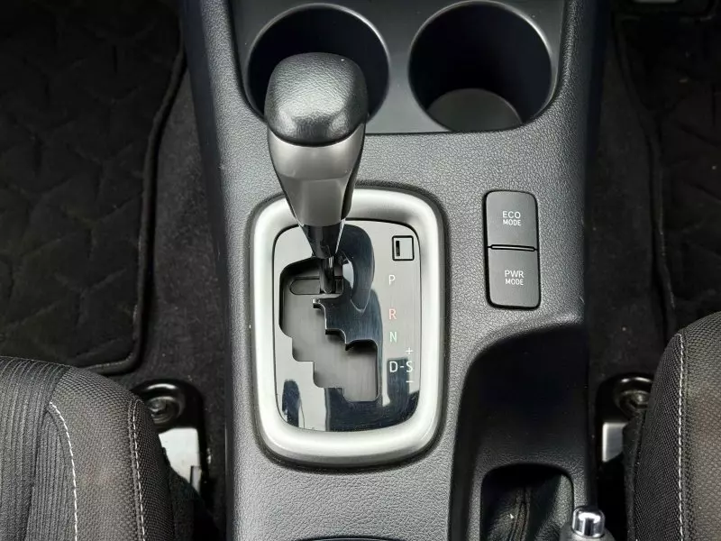 Toyota Hilux    - 2020