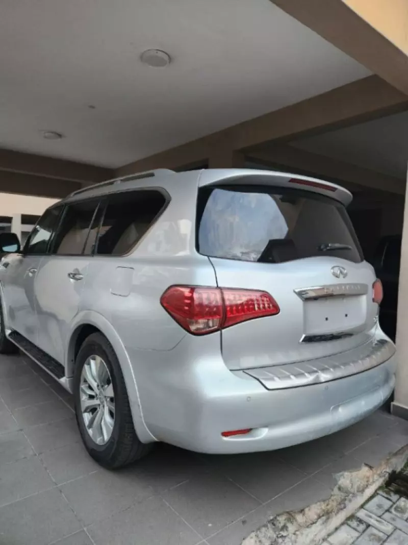 Infiniti QX80   - 2017