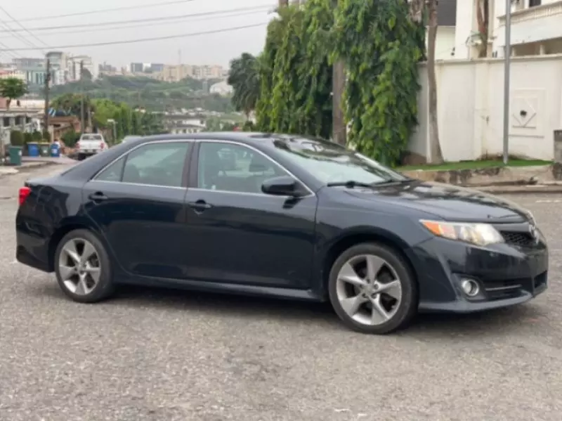 TOYOTA Camry   - 2012