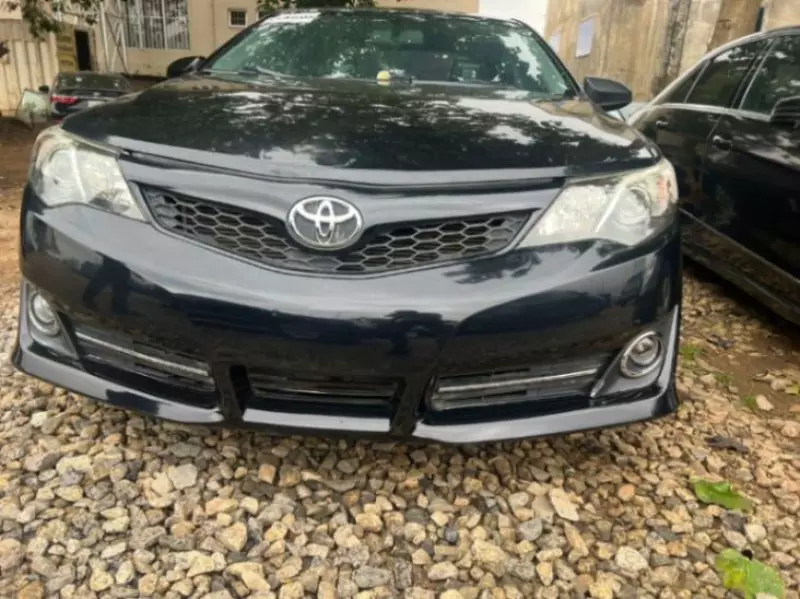 Toyota Camry   - 2013