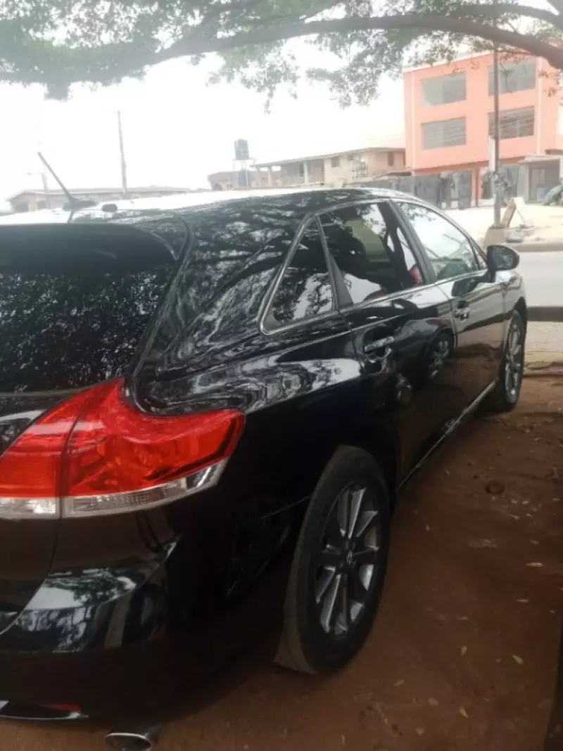 Toyota Venza   - 2012