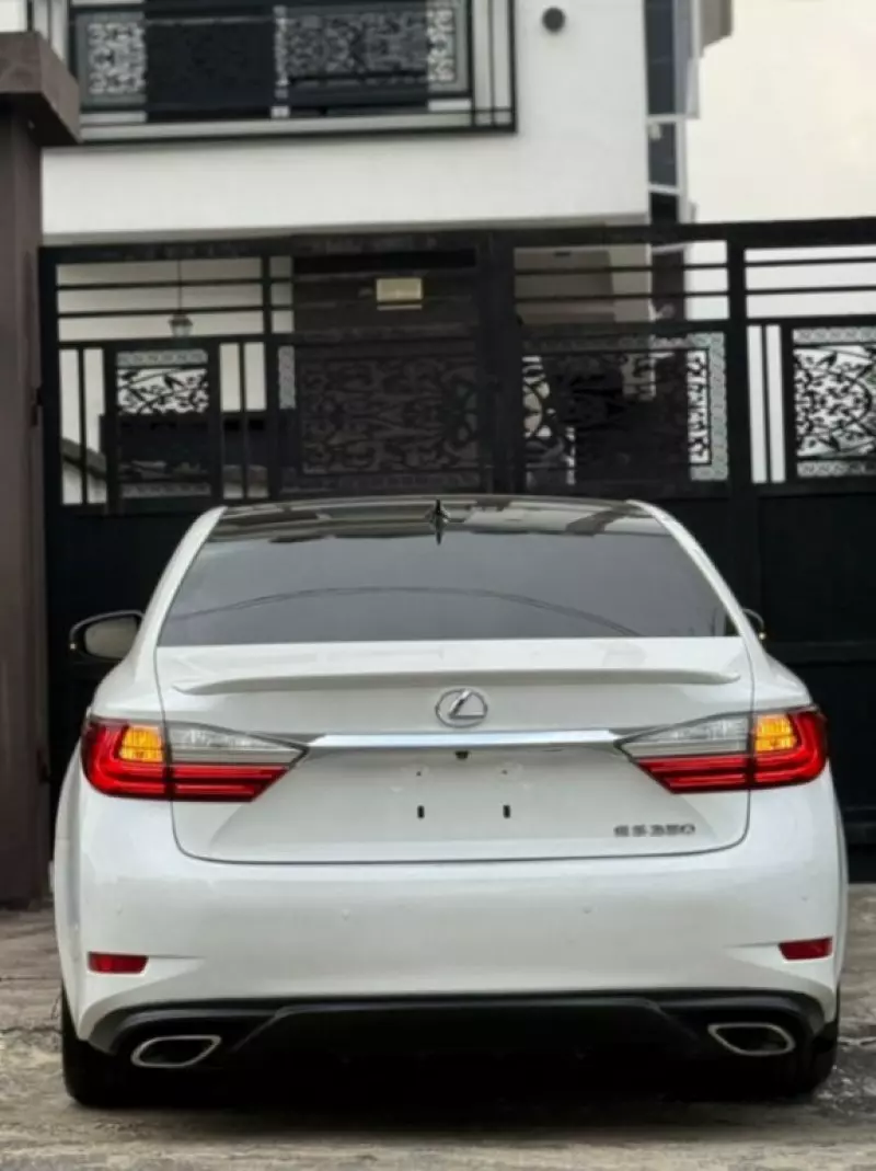 Lexus ES 350   - 2016