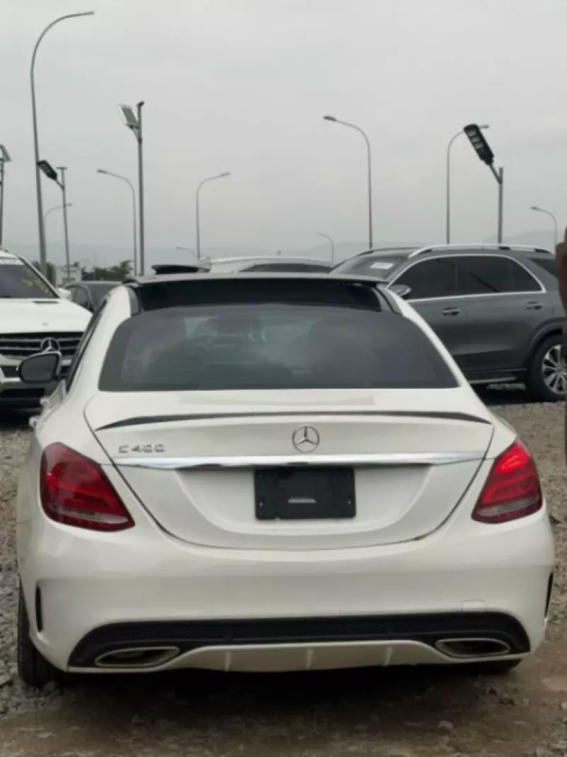 Mercedes-Benz C-class   - 2015