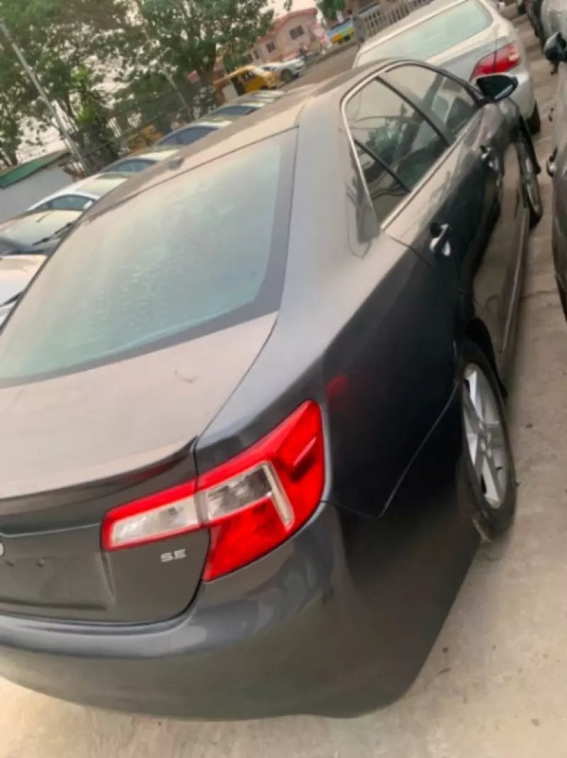 Toyota Camry   - 2013