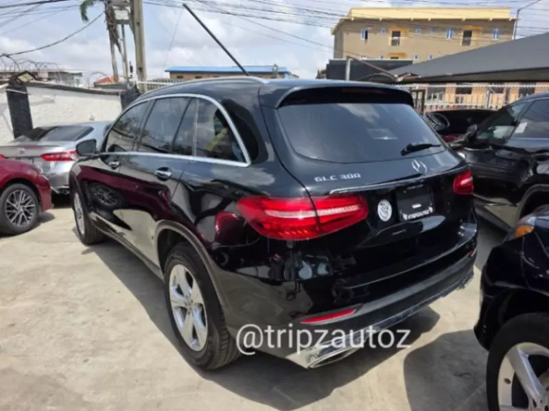 Mercedes-Benz GLC 300   - 2018