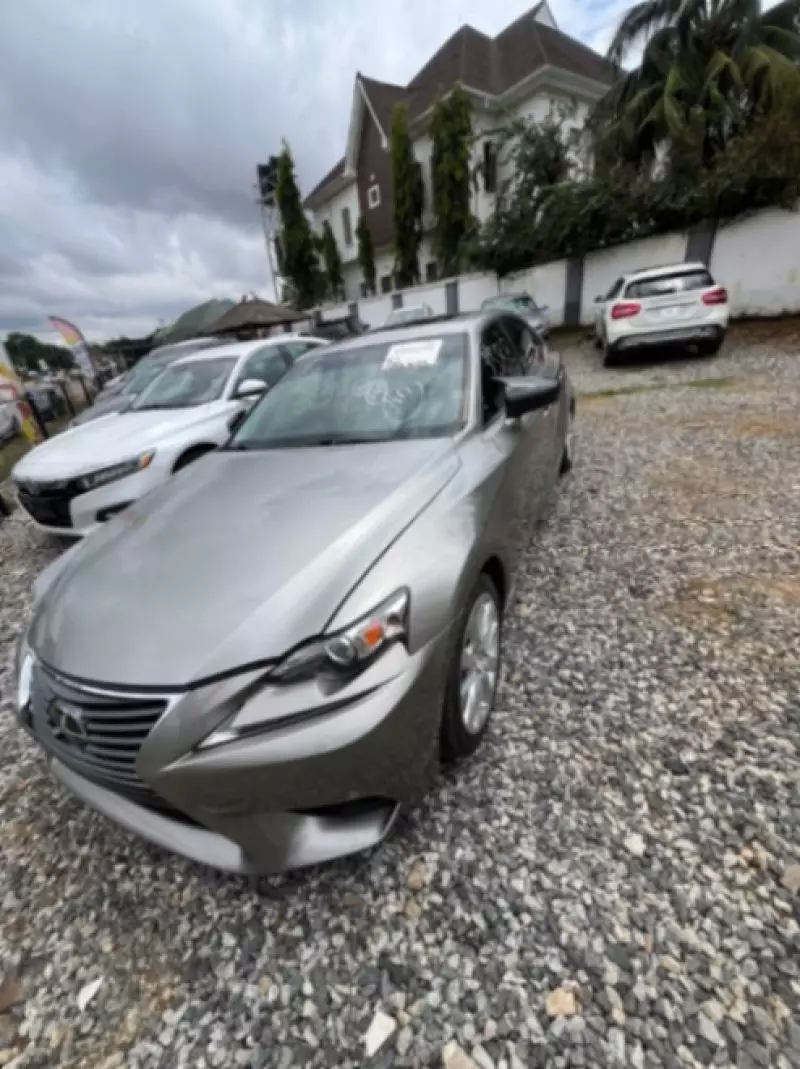 Lexus IS   - 2014