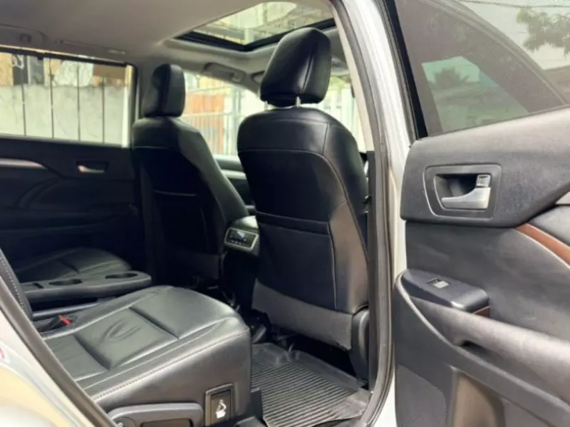 Toyota Highlander   - 2017