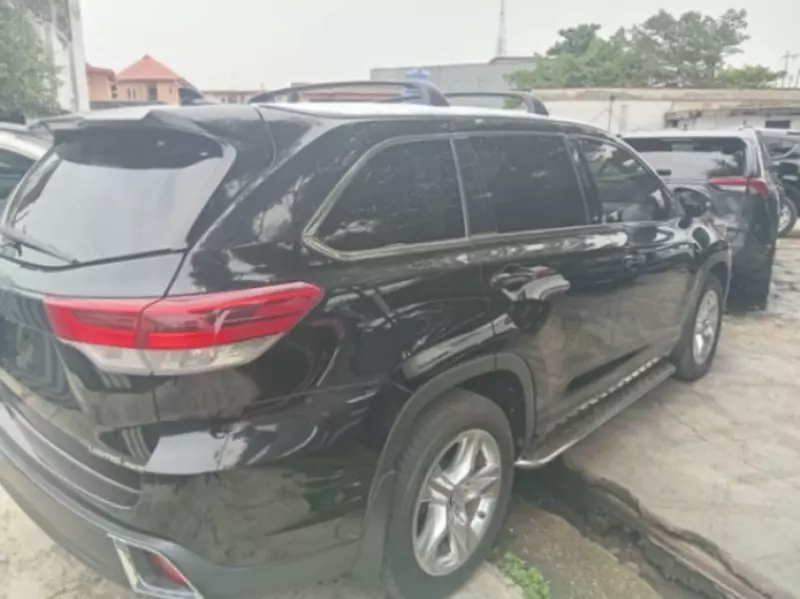 Toyota Highlander   - 2018