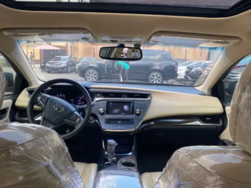 Toyota Avalon   - 2013