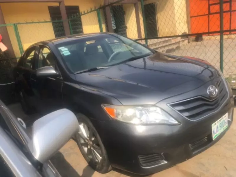 TOYOTA Camry - 2011