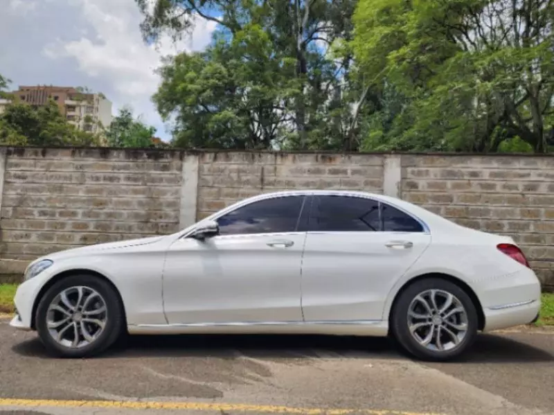 Mercedes-Benz C200   - 2016