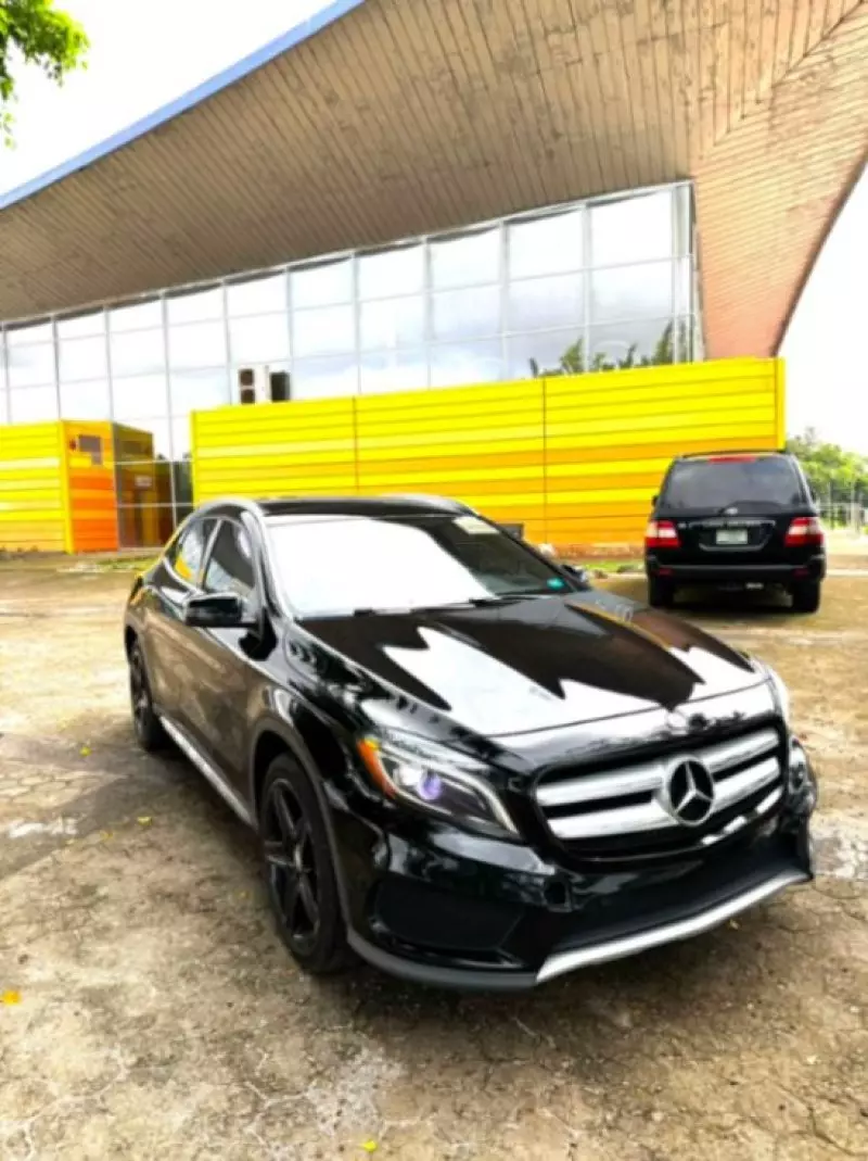 Mercedes-Benz GLA 250 - 2015