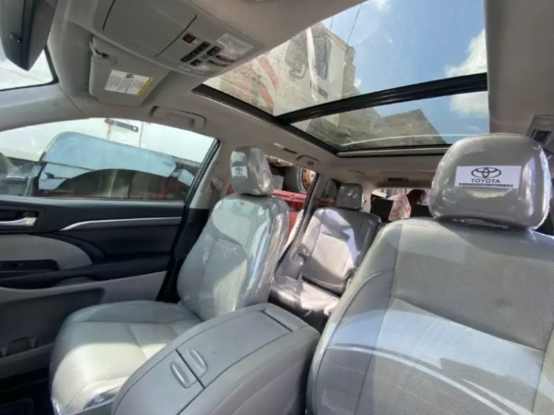 TOYOTA Highlander   - 2018
