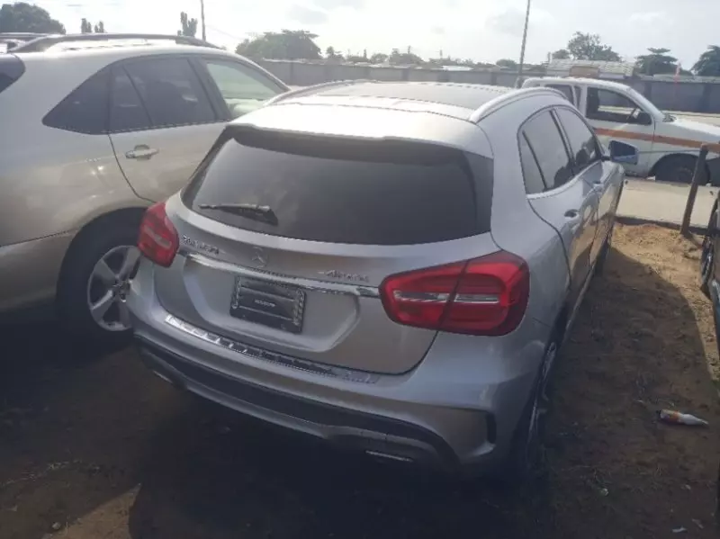 Mercedes-Benz GLA 250   - 2015