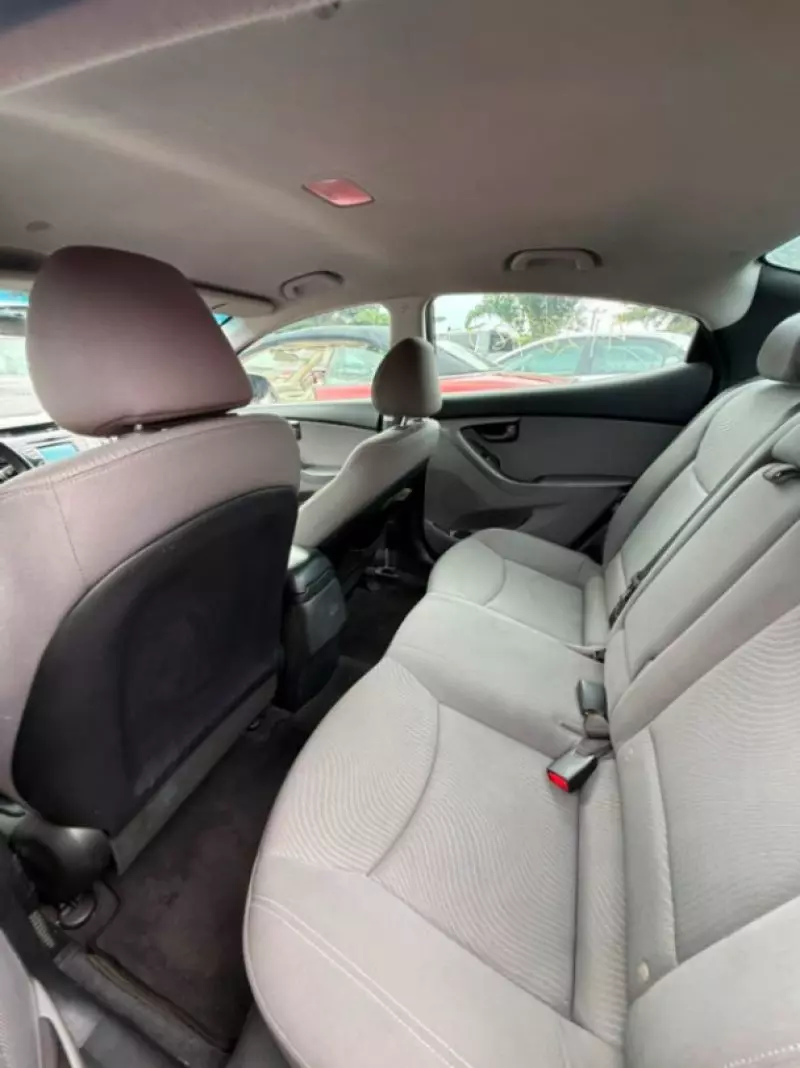 Hyundai Elantra   - 2014