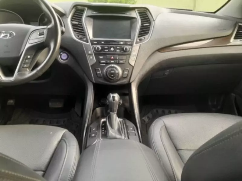 Hyundai Santa Fe   - 2017