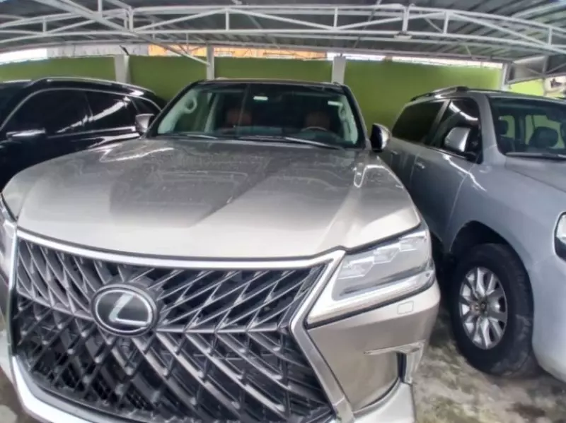 Lexus LX 570   - 2017