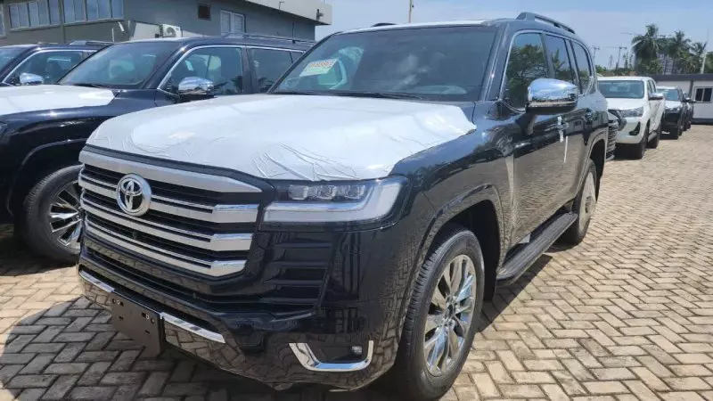 Toyota Land Cruiser   - 2025