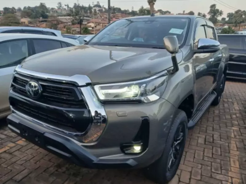 Toyota Hilux   - 2020