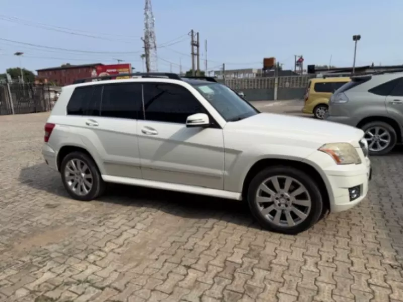 Mercedes-Benz Glk-class   - 2010