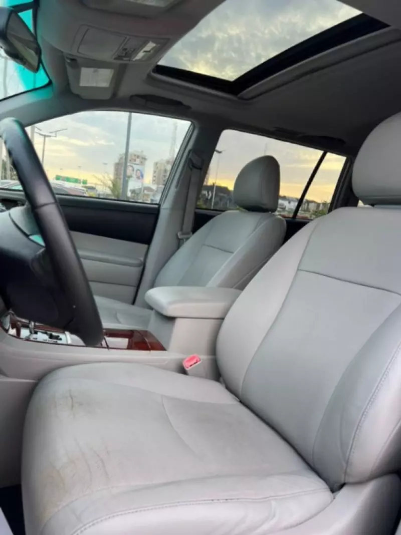 Toyota Highlander   - 2013