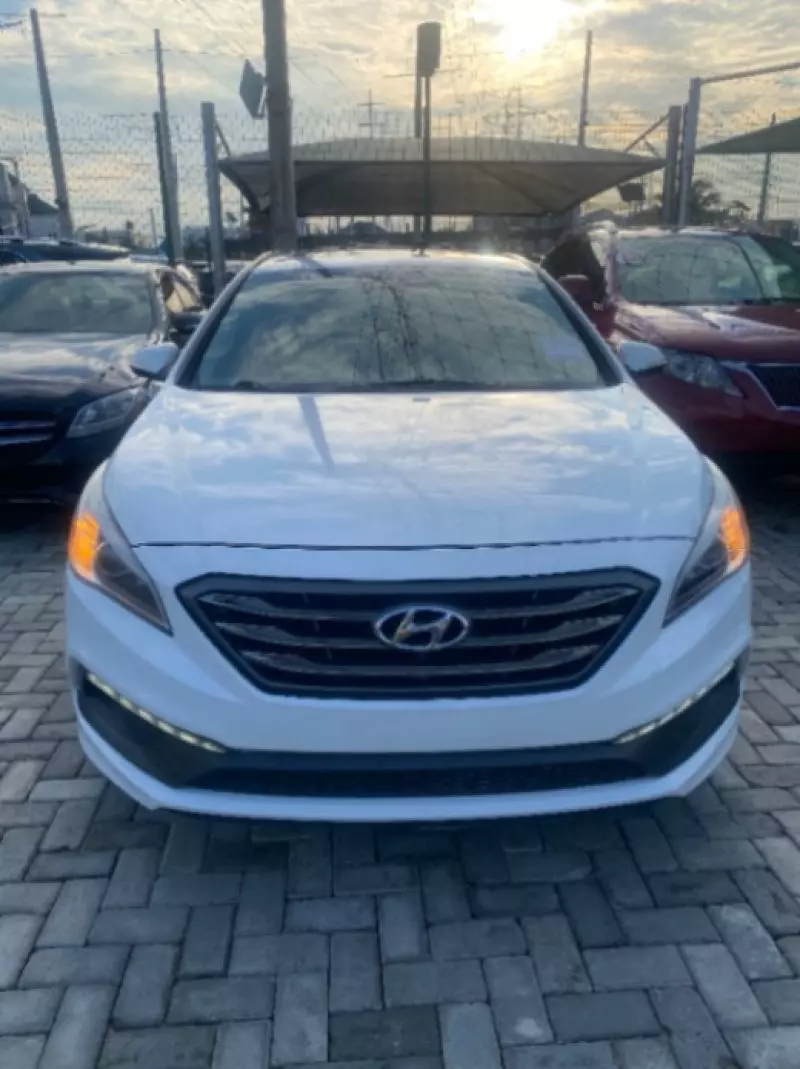 Hyundai Sonata   - 2016