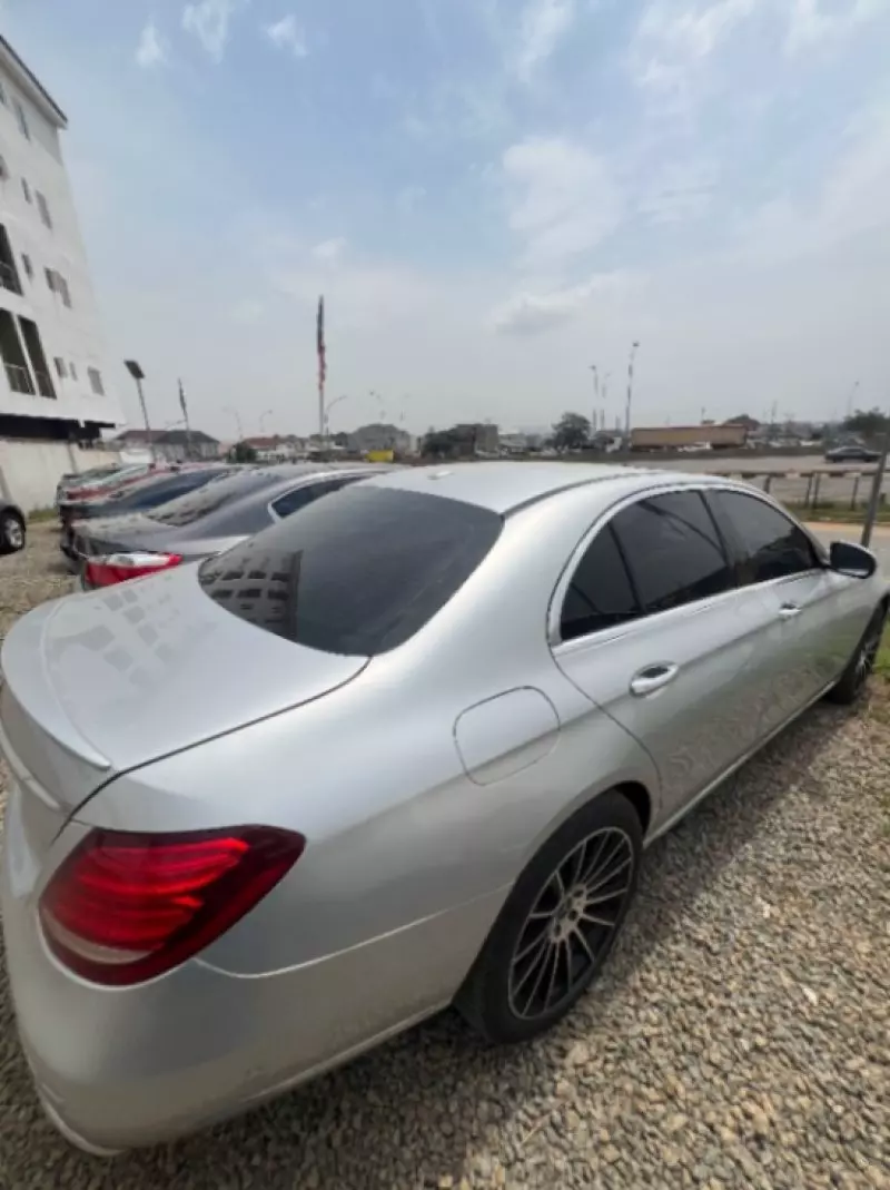 Mercedes-Benz E 300 - 2017