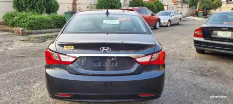 Hyundai Sonata   - 2013