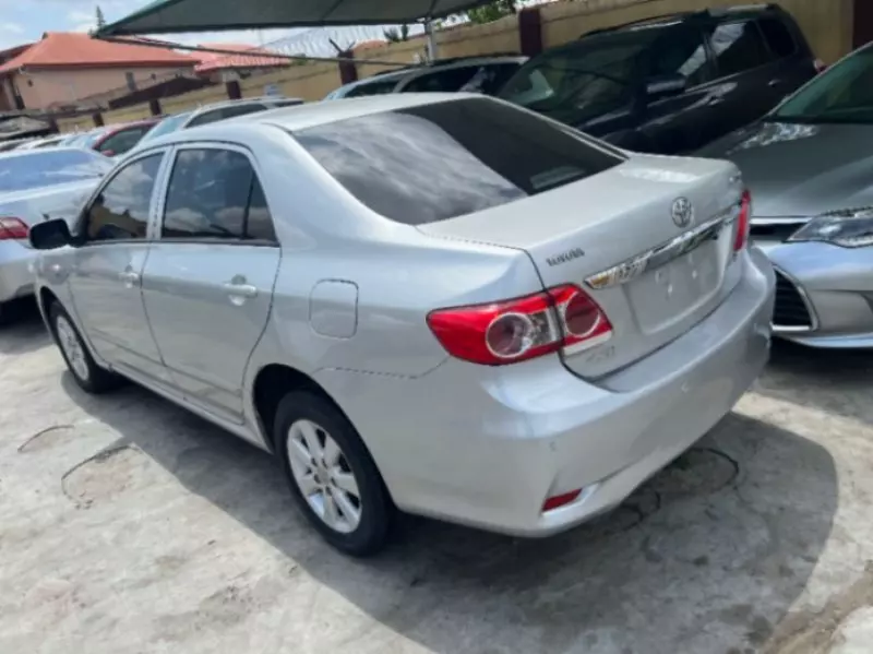 Toyota Corolla   - 2011