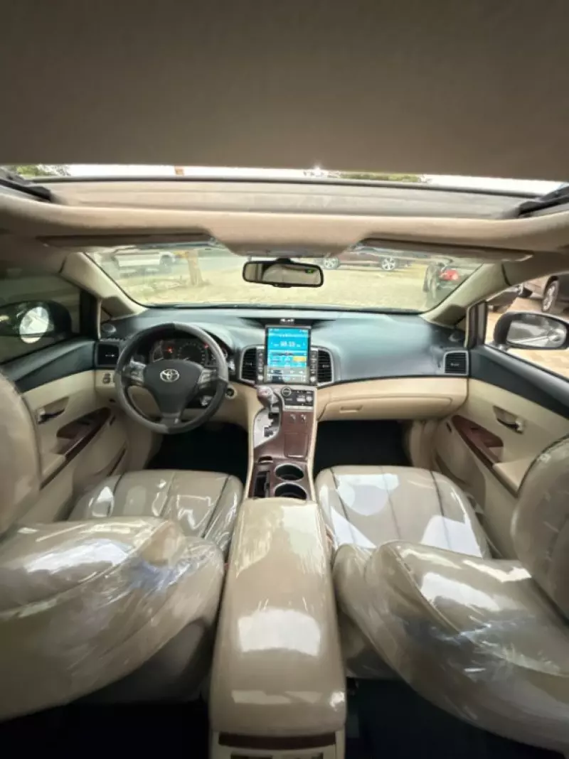 Toyota Venza   - 2011