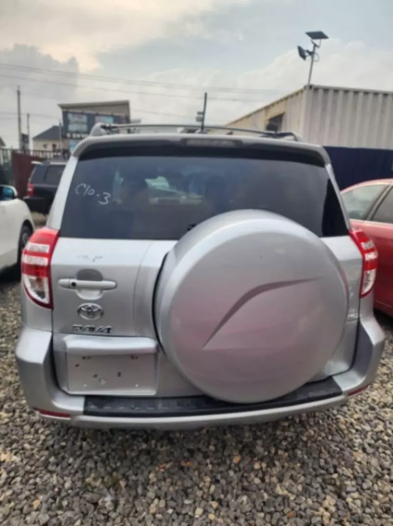 Toyota RAV4   - 2011