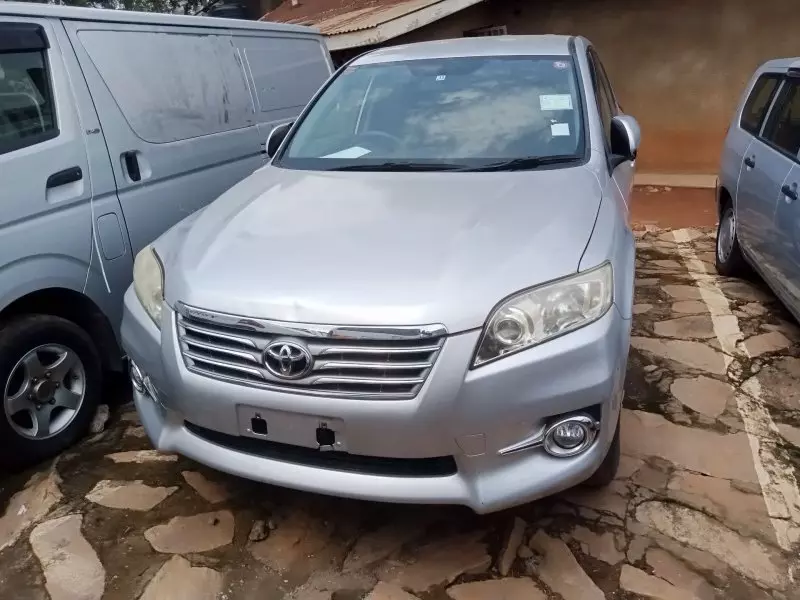 Toyota Vanguard    - 2012