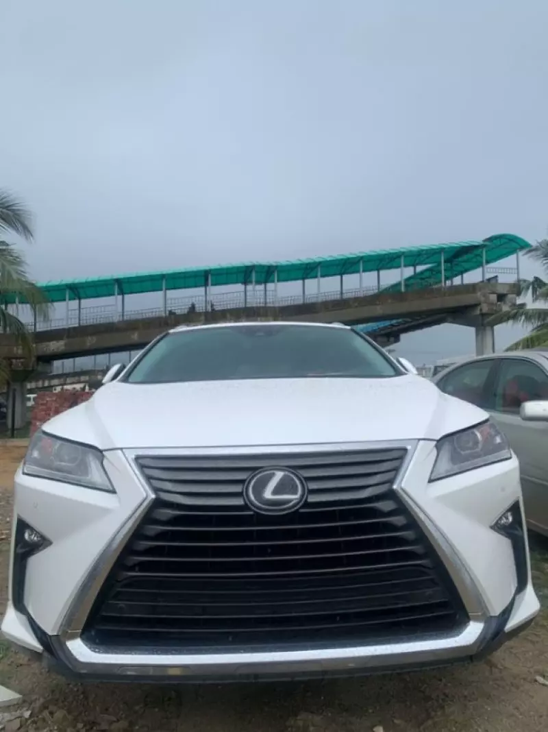 Lexus RX   - 2017