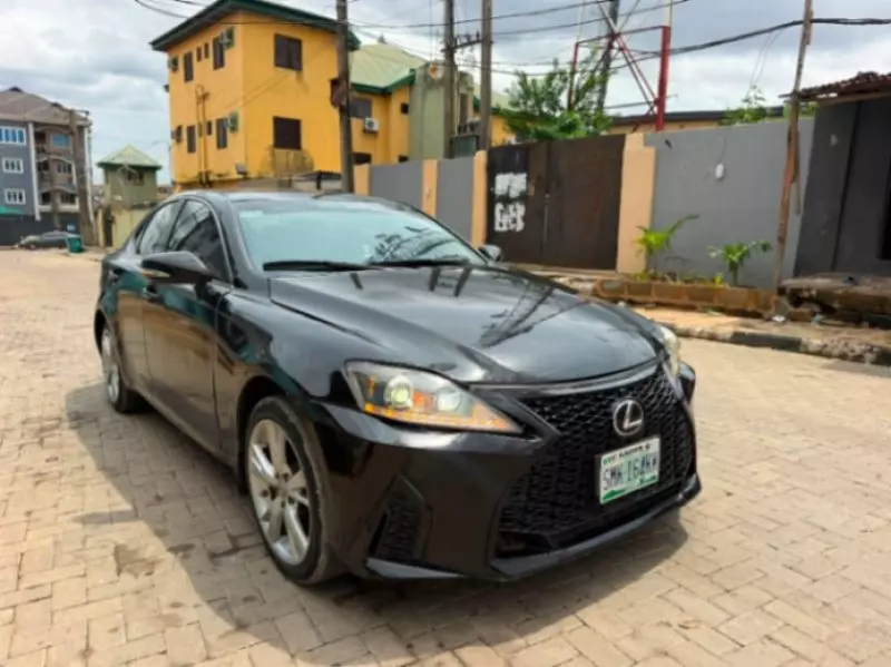 Lexus IS - 2009