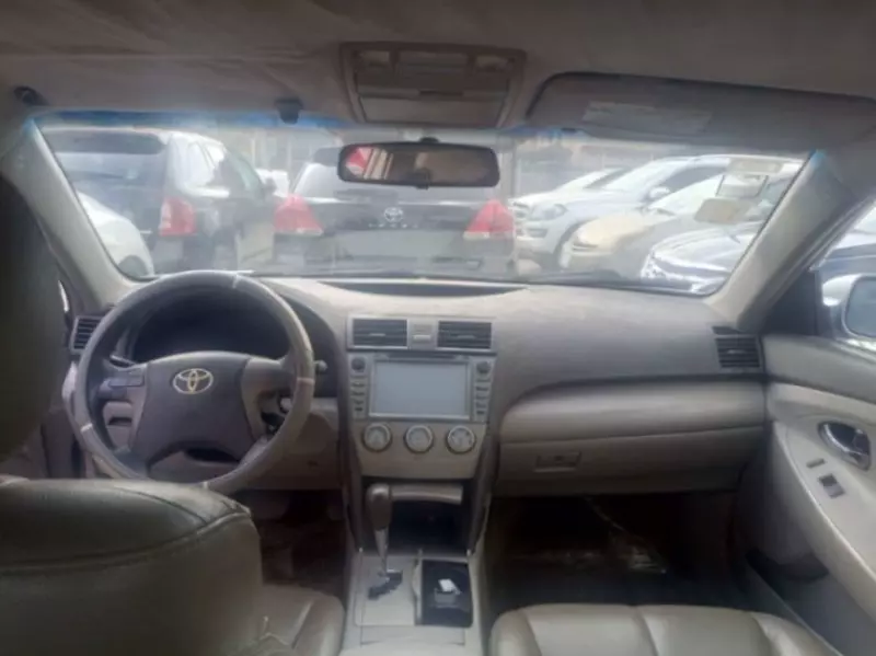 Toyota Camry   - 2011