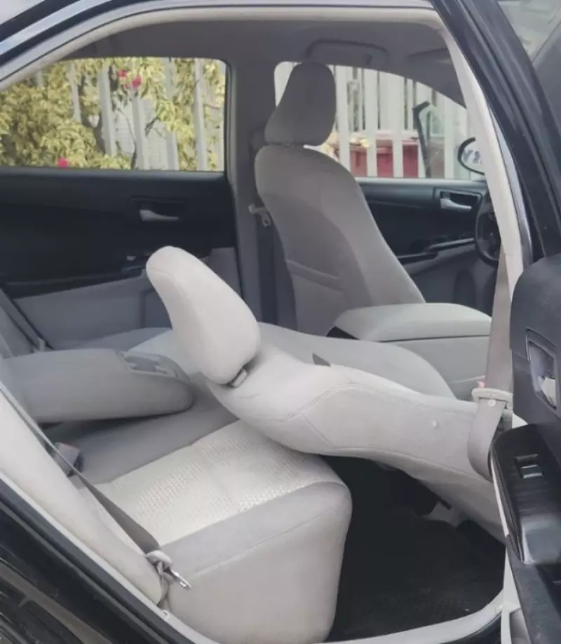 Toyota Camry   - 2012