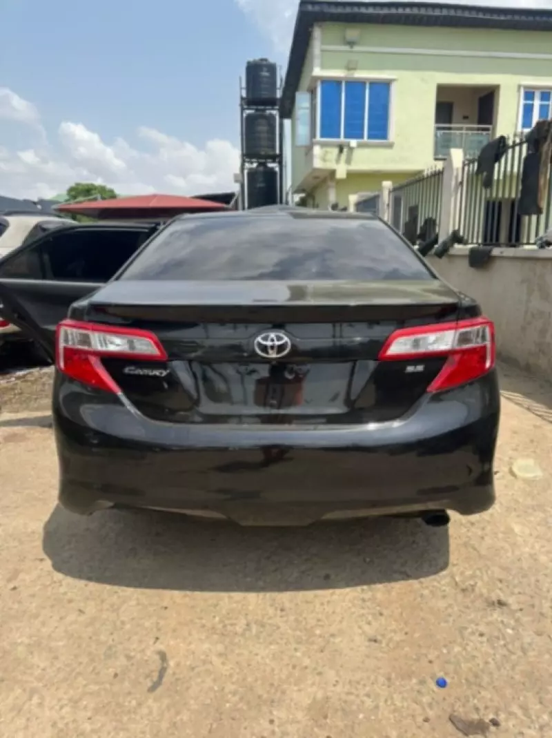Toyota Camry   - 2013