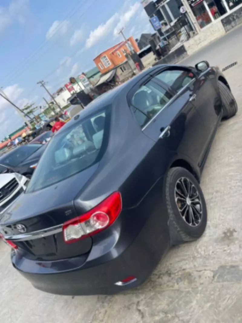 Toyota Corolla   - 2013