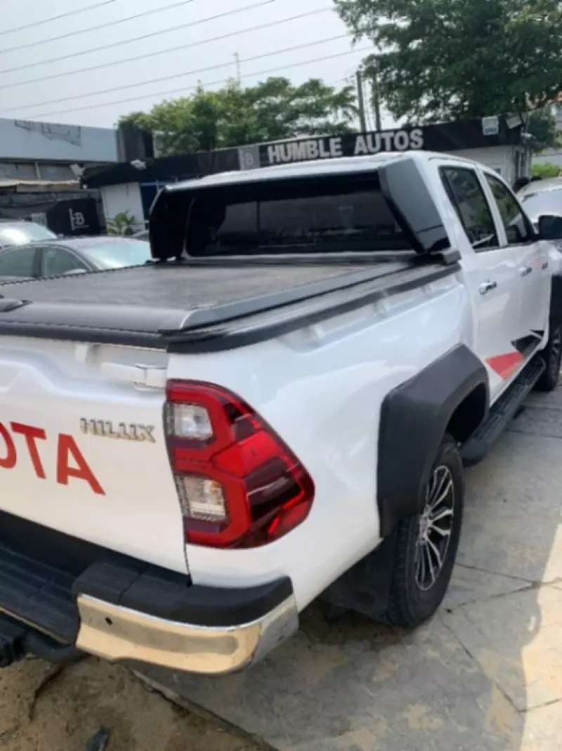 Toyota Hilux   - 2020