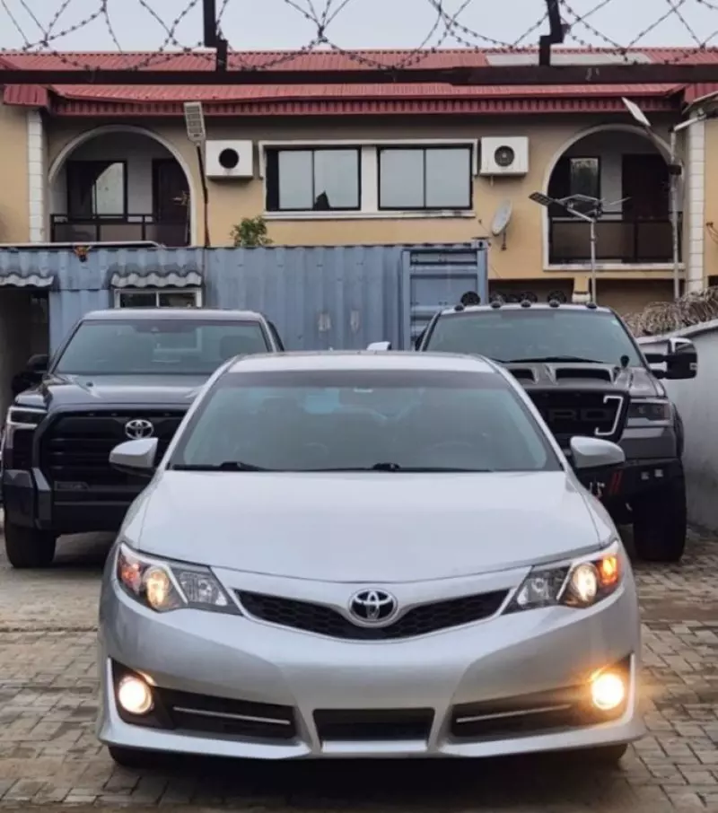 Toyota Camry - 2013