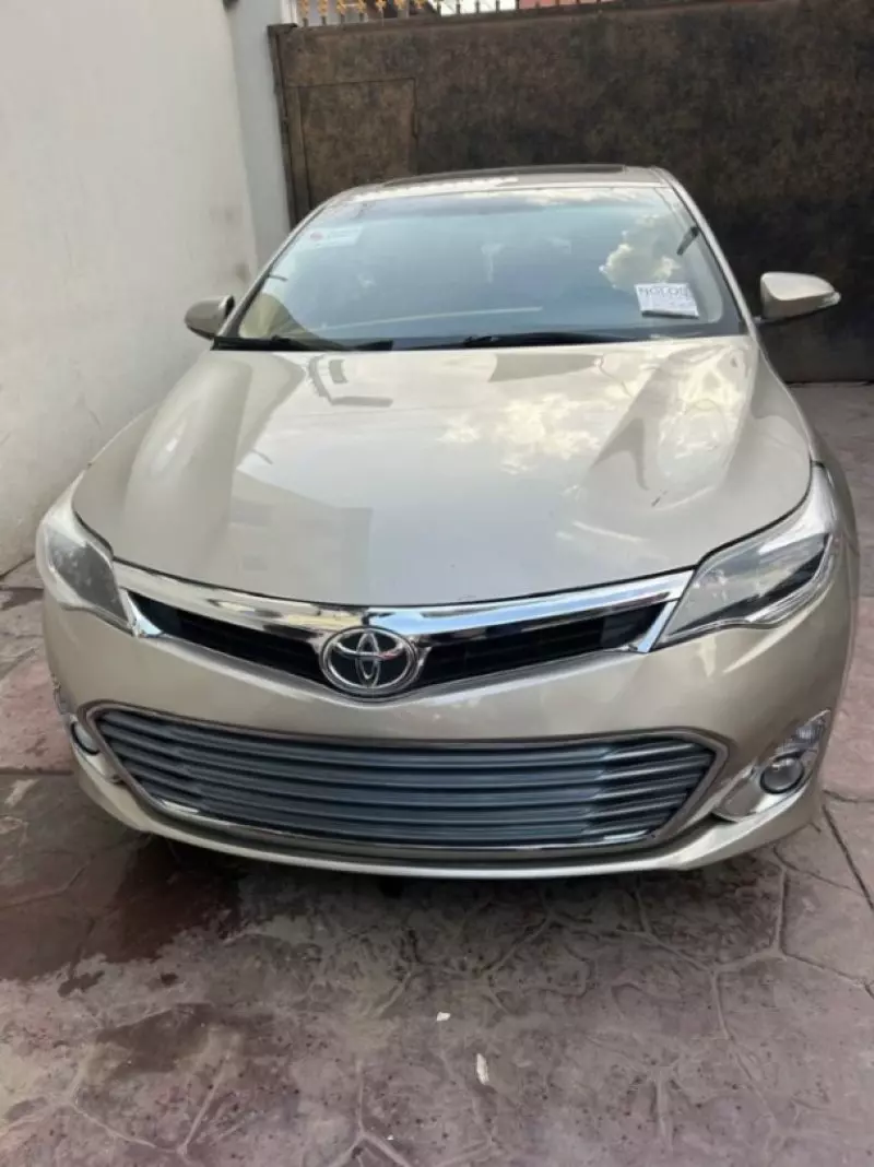 Toyota Avalon   - 2015