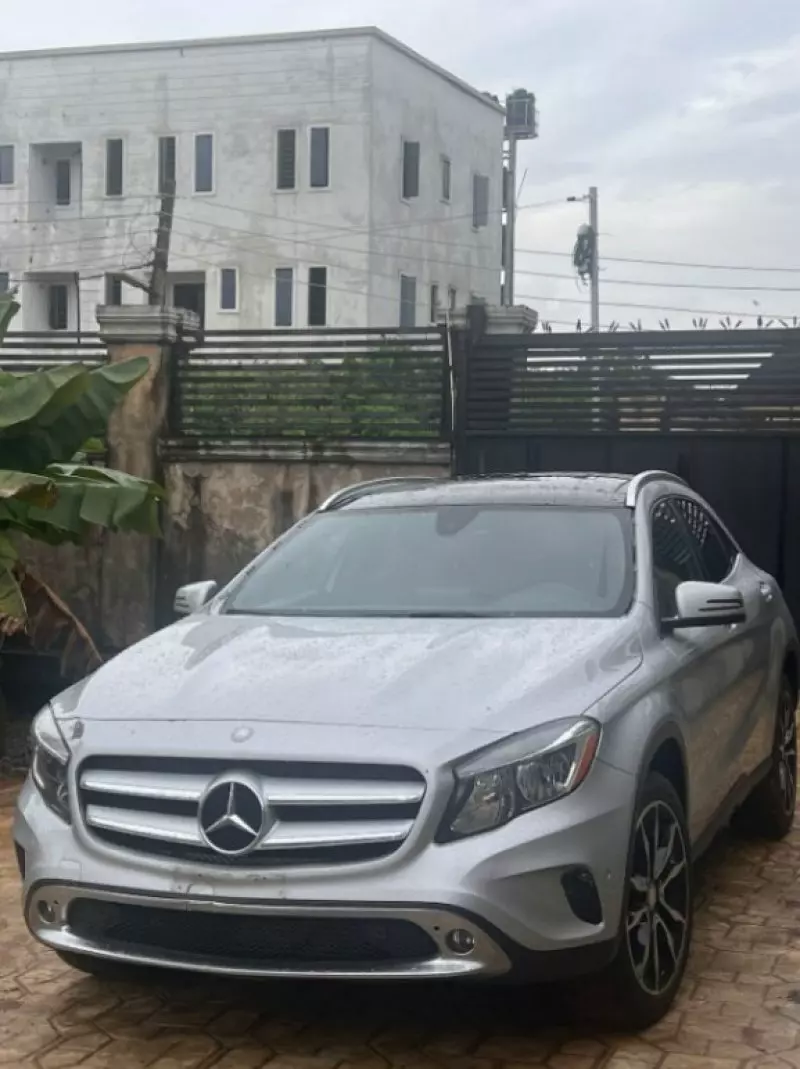 Mercedes-Benz GLA-Class   - 2017