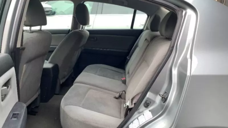 Nissan Sentra   - 2010