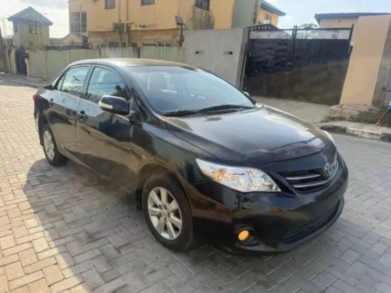 Toyota Corolla   - 2011