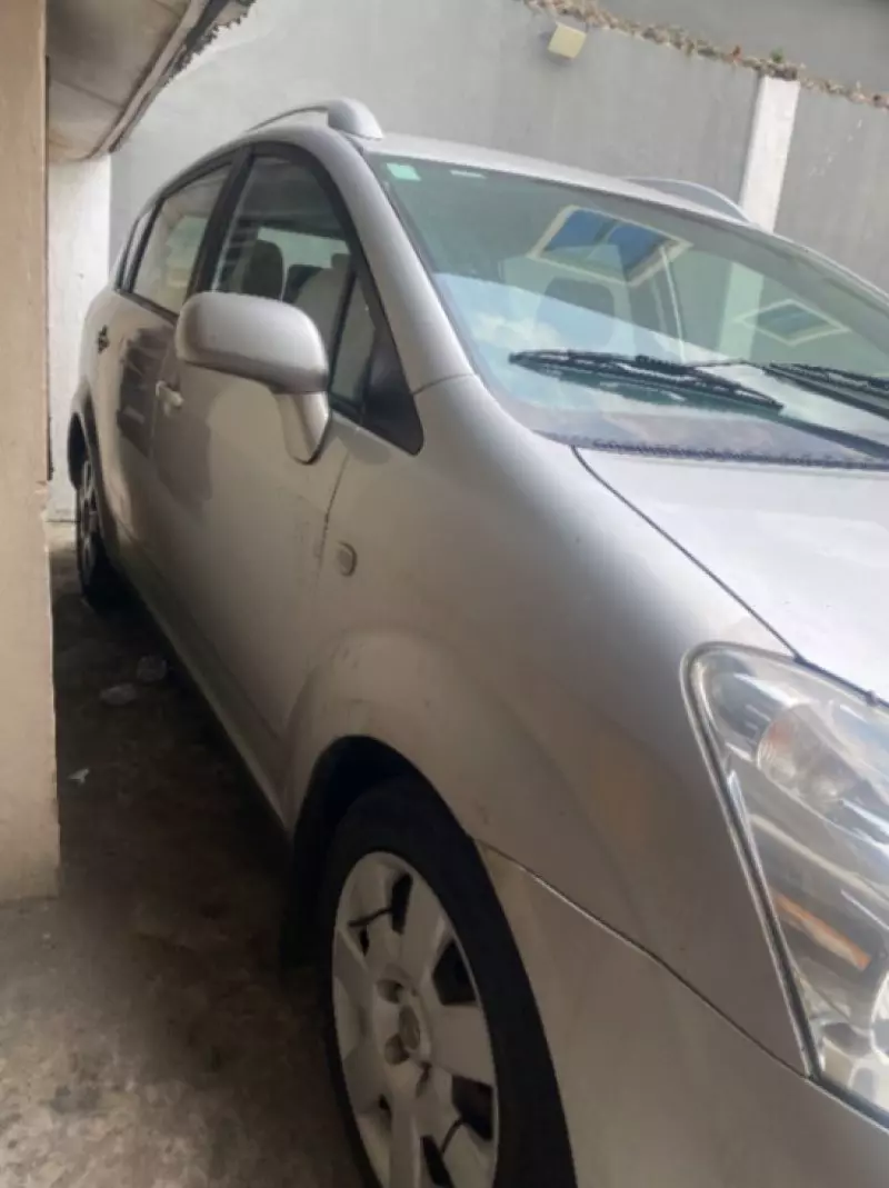 Toyota Corolla Verso   - 2006