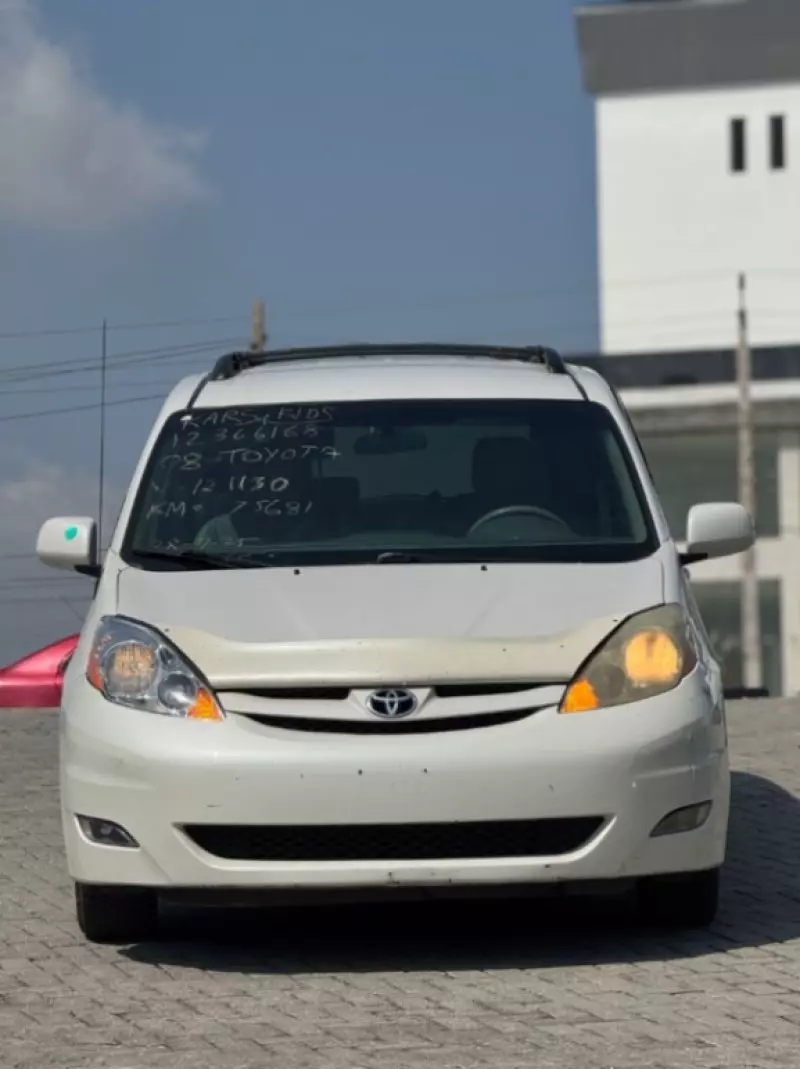 Toyota Sienna   - 2008