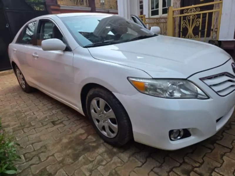 TOYOTA Camry - 2011