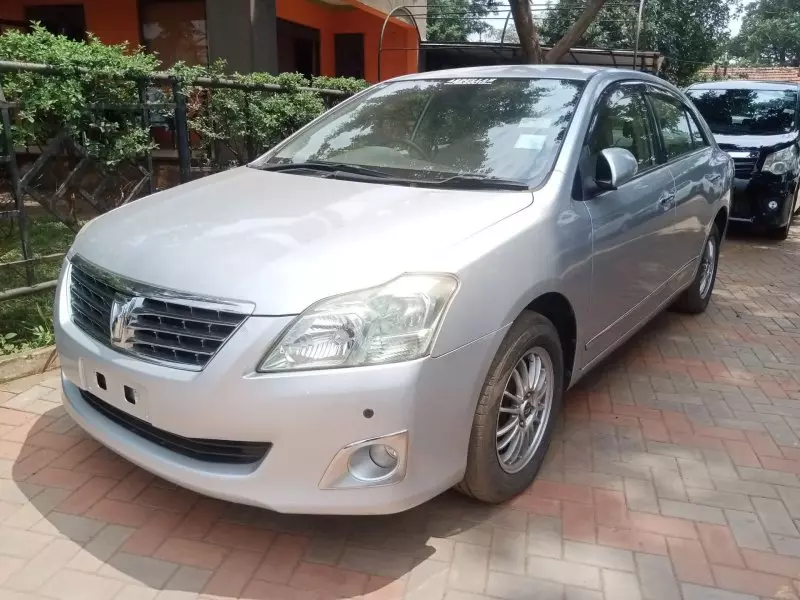 Toyota Premio    - 2012