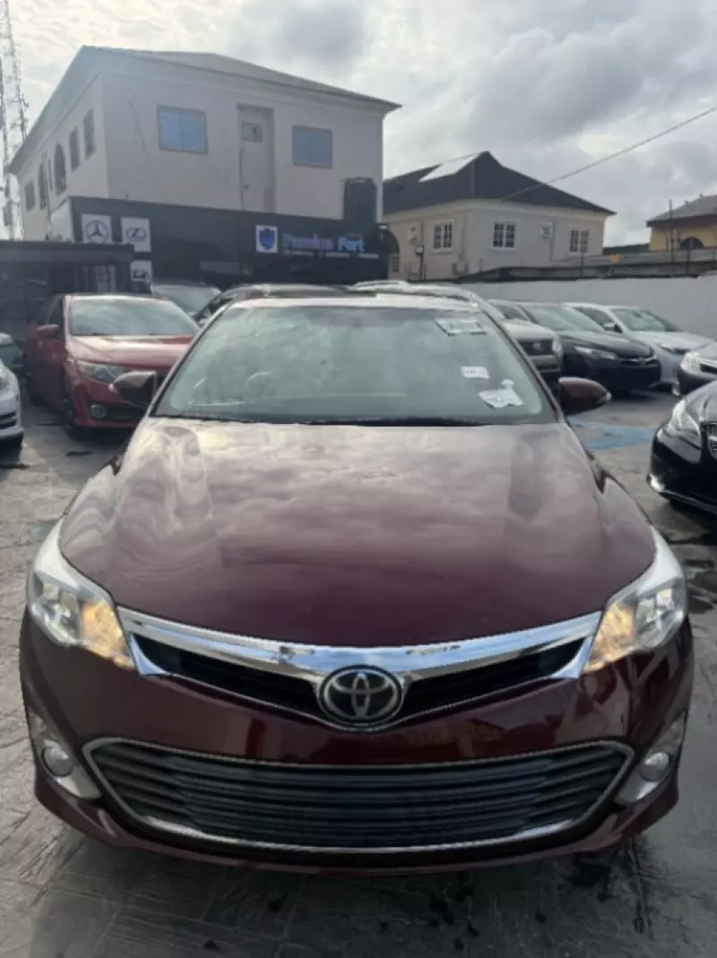 TOYOTA Avalon - 2015