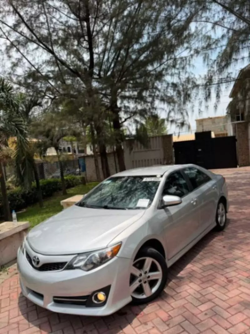TOYOTA Camry   - 2012